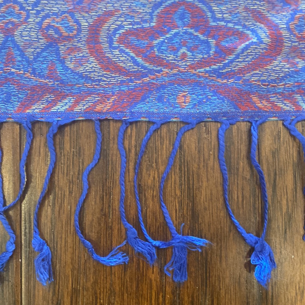 BEAUTIFUL SCARF/WRAP WITH PURPLE AND BLUE TONE. 27"x 66"